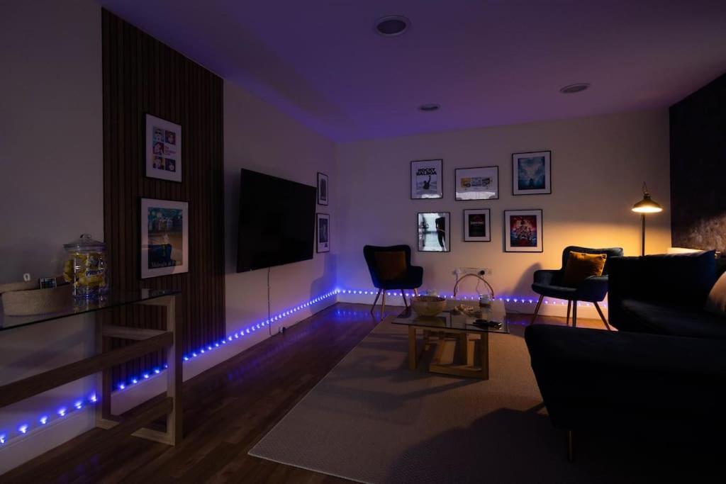 The Wellness Lodge- Gym, Table Tennis, Cinema, Parking And More! Bath Buitenkant foto