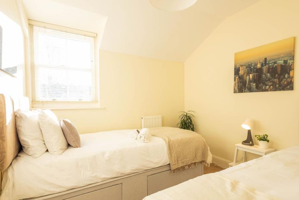 The Wellness Lodge- Gym, Table Tennis, Cinema, Parking And More! Bath Buitenkant foto