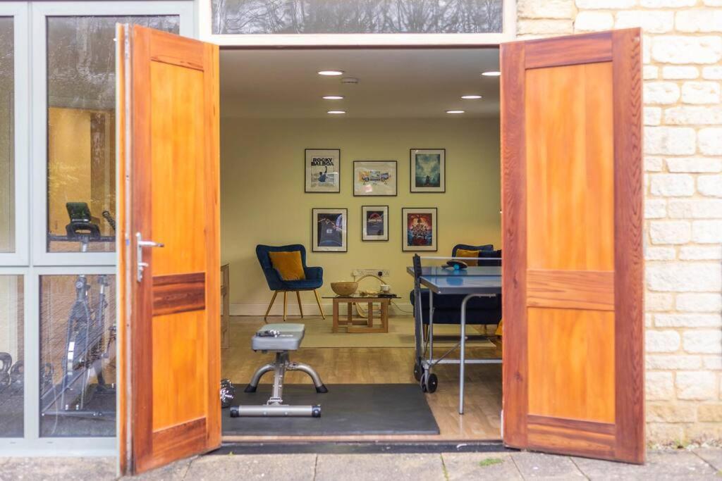 The Wellness Lodge- Gym, Table Tennis, Cinema, Parking And More! Bath Buitenkant foto