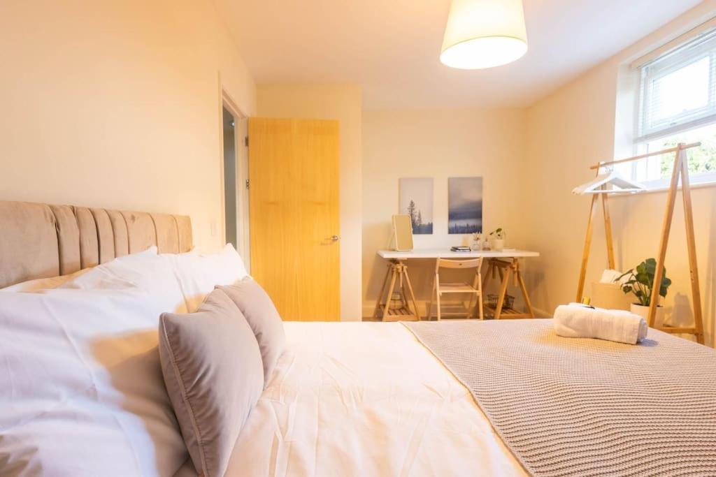 The Wellness Lodge- Gym, Table Tennis, Cinema, Parking And More! Bath Buitenkant foto
