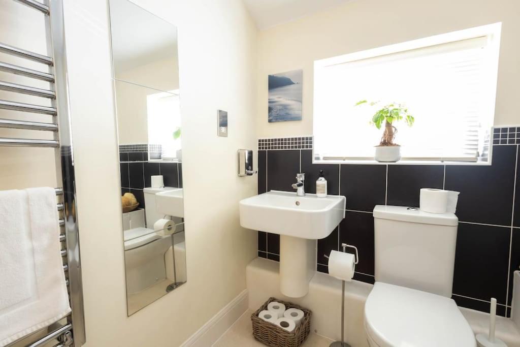 The Wellness Lodge- Gym, Table Tennis, Cinema, Parking And More! Bath Buitenkant foto
