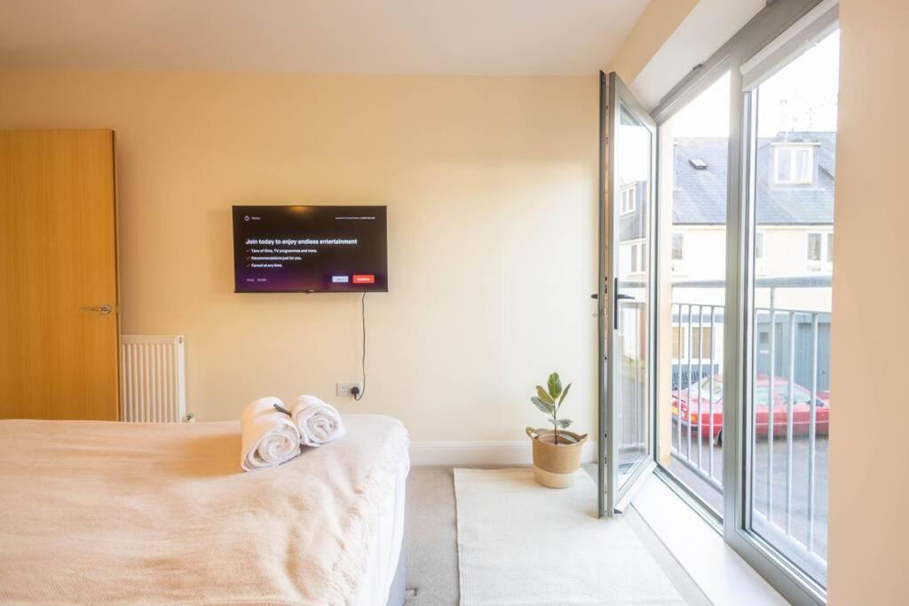 The Wellness Lodge- Gym, Table Tennis, Cinema, Parking And More! Bath Buitenkant foto